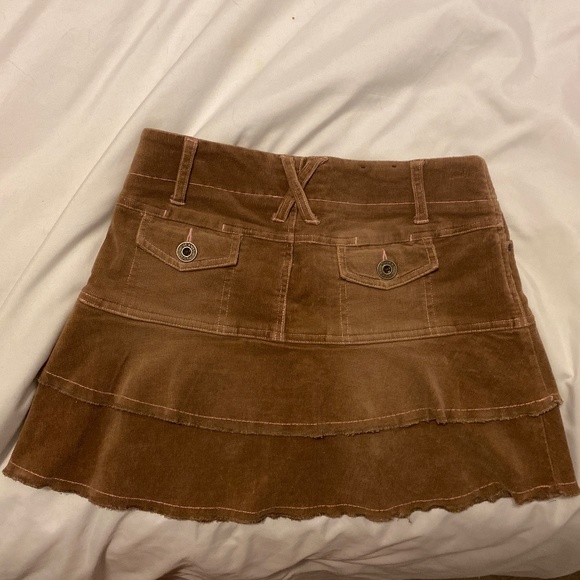 skirt - Picture 2 of 3